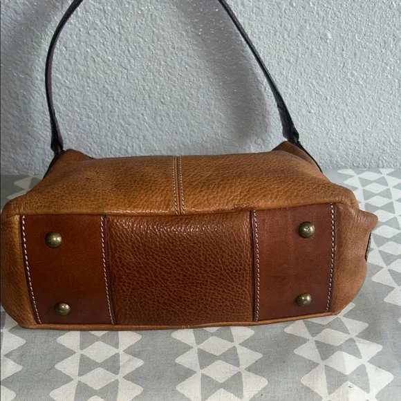 SOLD 
Fossil Tan and Brown Pebble Leather Shoulder Bag - Picture 4 of 7